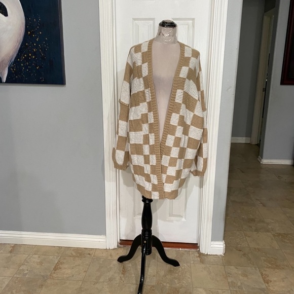 New Women XXL Brown Checkered Print Cardigan, Open Front - Picture 3 of 10